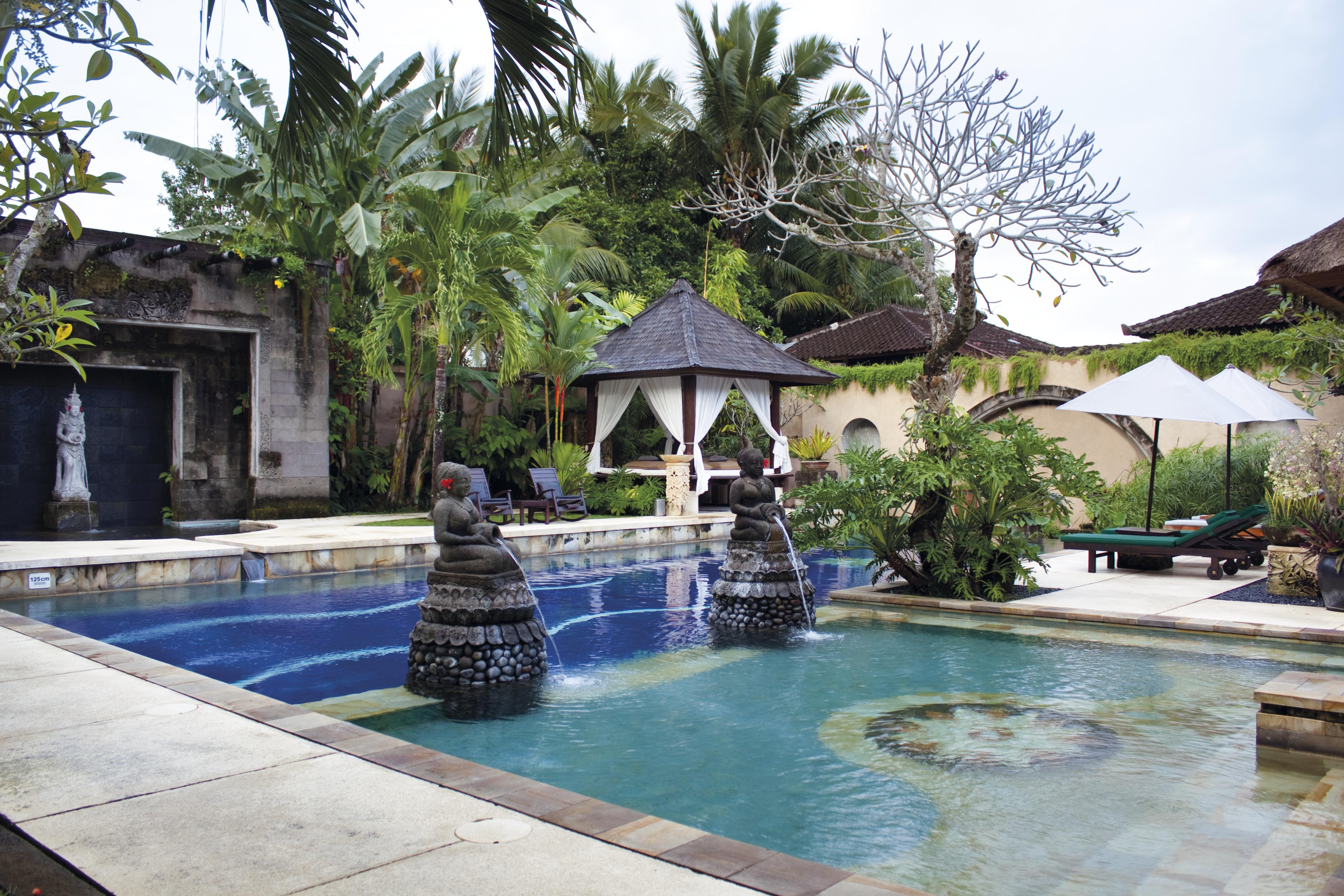 Resort Bebek Tepi Sawah Restaurant &